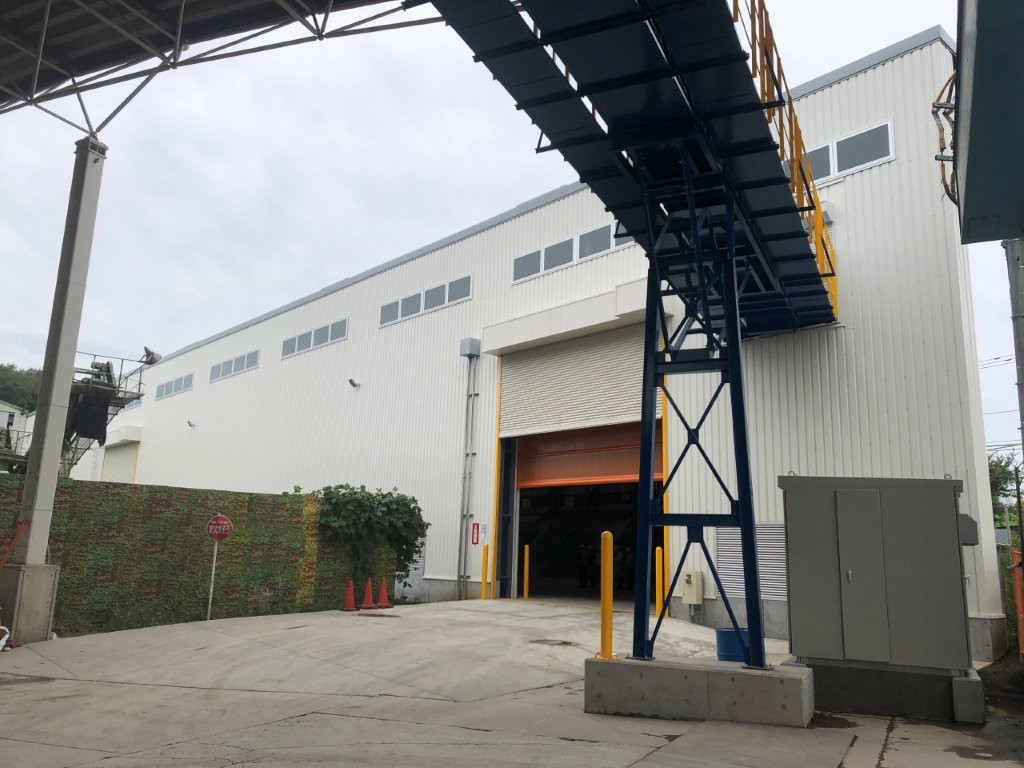 多品目破砕処理棟 外観写真